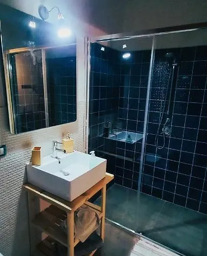 Almademari Giglio Casa בית נופש