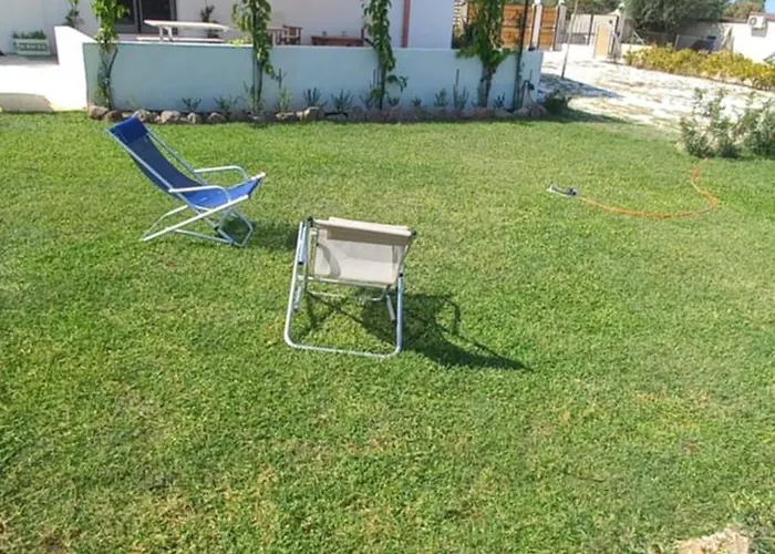 Almademari Giglio Casa פקינו